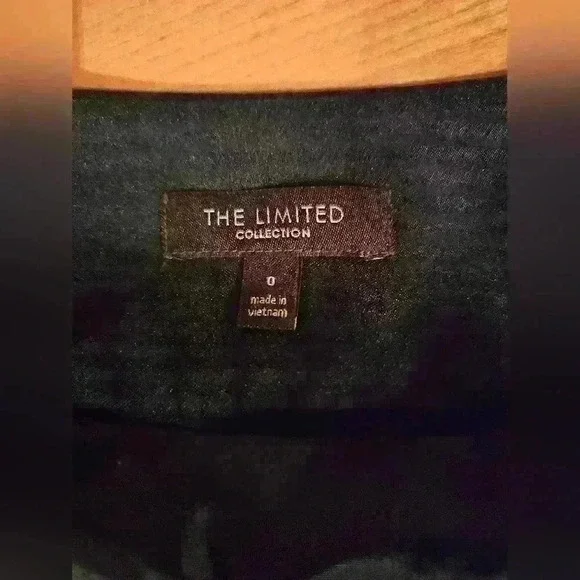 The Limited Black Ruffle Miniskirt size 0 - Picture 4 of 5